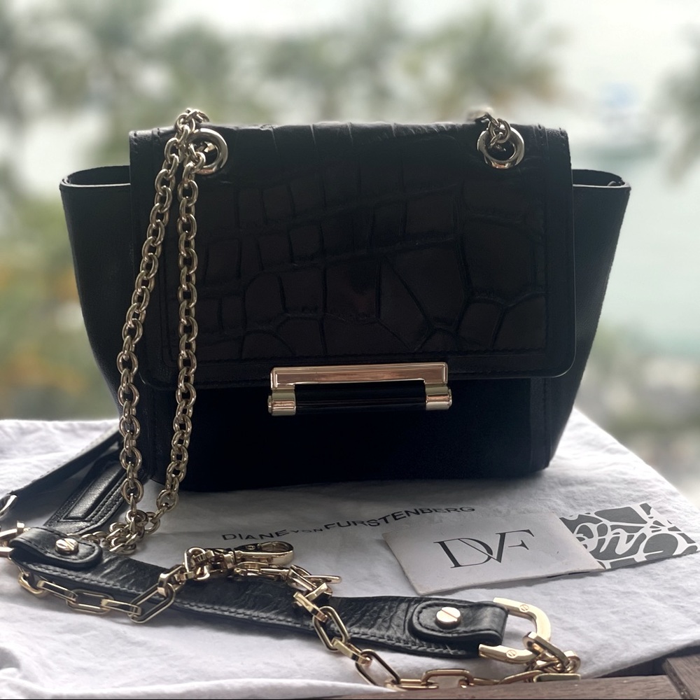 DVF Diane Von Furstenberg Black  Leather / Suede Shoulder / Crossbody Bag